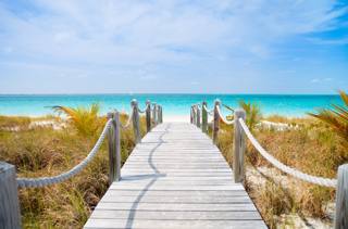 Turks & Caicos - Spiaggia di Grace Bay - pontile - mare 