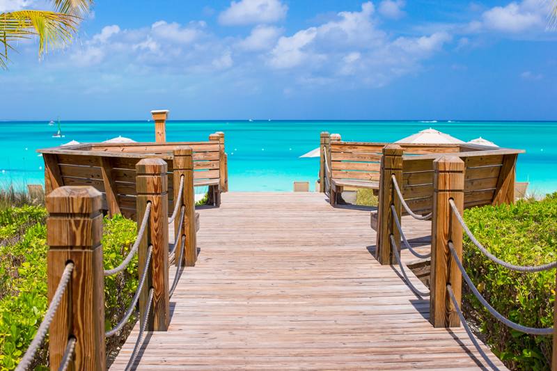 Turks & Caicos - Spiaggia di Grace Bay - pontile - spiaggia