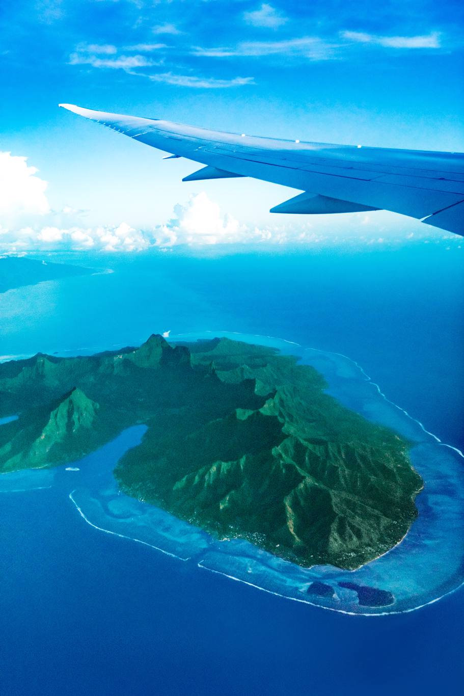 Polinesia Fr. - Moorea -  Vista aerea dell'isola di Moorea