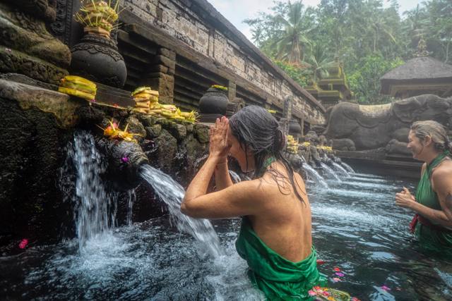 Indonesia fonte sacra di Tirta Empul
