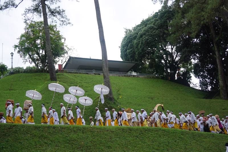 Processione a Ubud - Isola di Bali - Indonesia