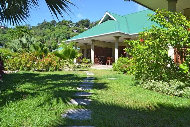 Seychelles  - Praslin Isl. Cote d'Or Chalets