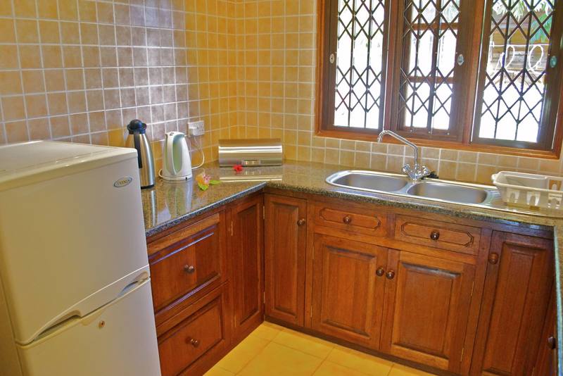 Seychelles  - Praslin Isl. Cote d'Or Chalets