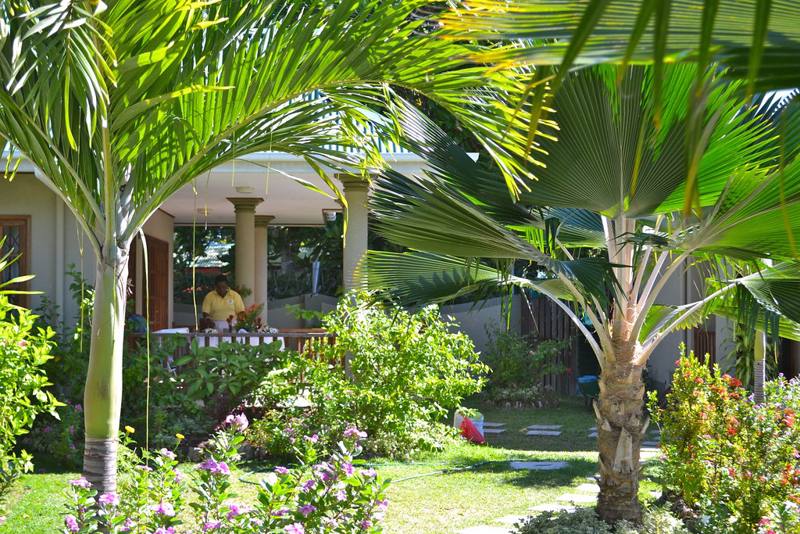 Seychelles  - Praslin Isl. Cote d'Or Chalets