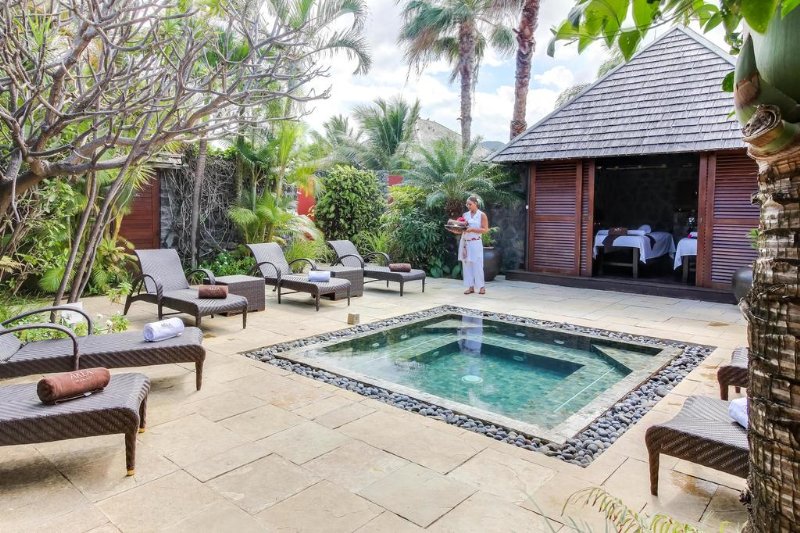 Reunion  Palm Hotel & Spa