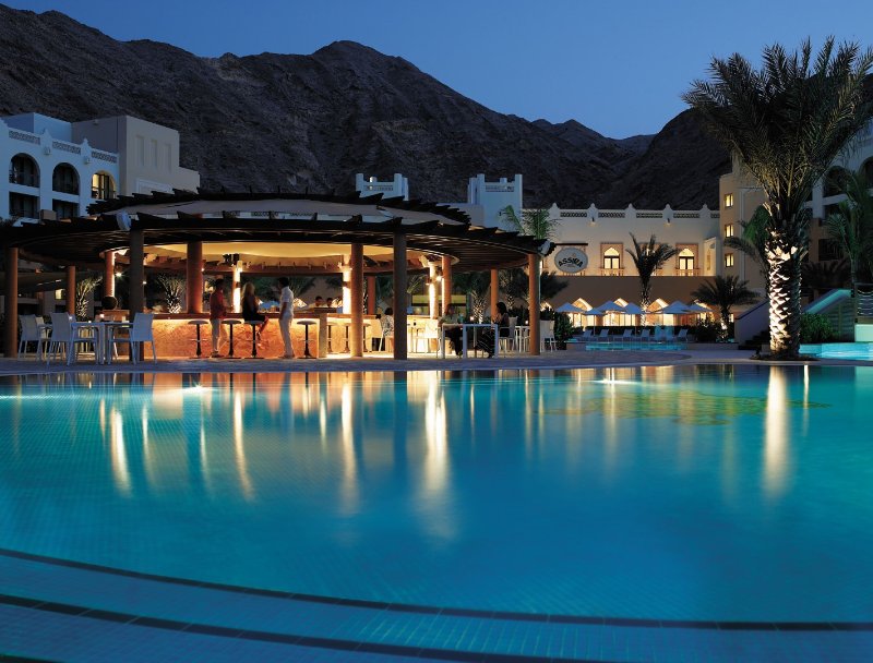 Oman  - Muscat Shangri-La -Barr Al Jissah Resort & Spa Al Waha Hotel - Assira Pool Bar 