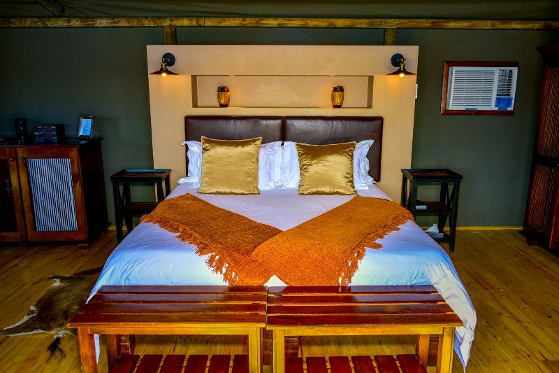 Oudtshoorn Buffelsdrift Game Lodge -  Luxury Waterfront Tent