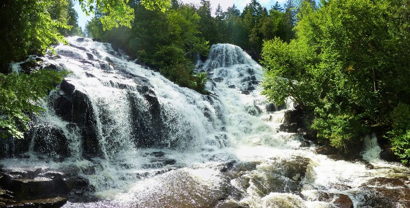 Canada  - Lac Delage Waber Falls Parc de La Mauricie