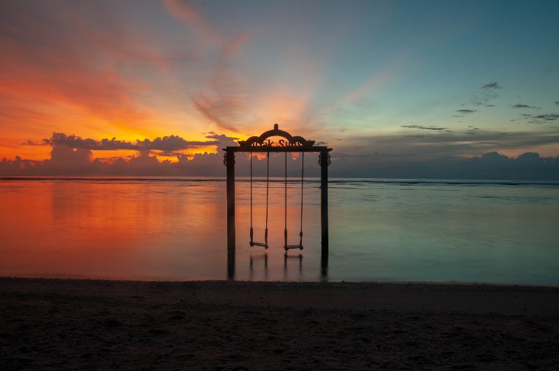 Indonesia - Gili Trawangan Vila Ombak - Altalene a sfioro sull'acqua