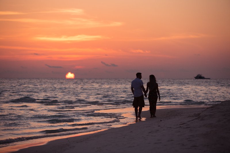 Maldive  Innahura Maldive Resort - Spiaggia al tramonto