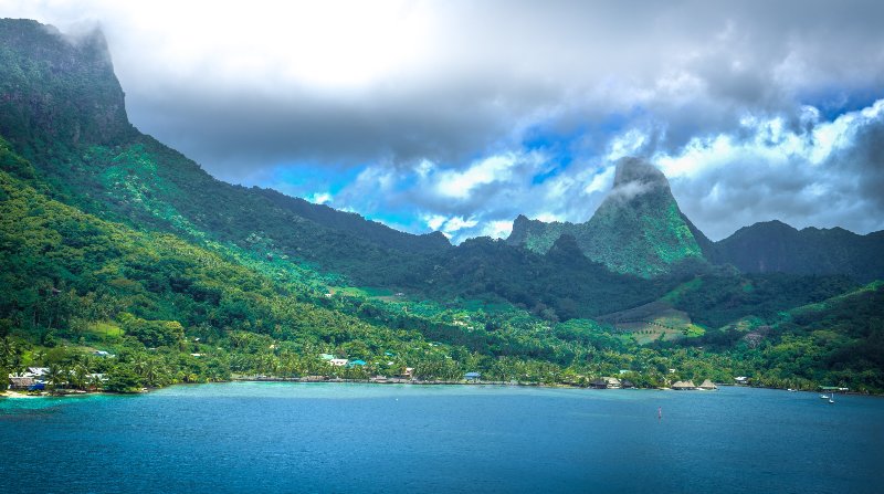 Polinesia  Fr. - Moorea - Panorama tra terra e mare