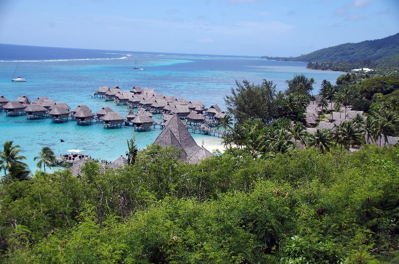 Polinesia  Fr. - Moorea  - Veduta degli overwater sulla laguna