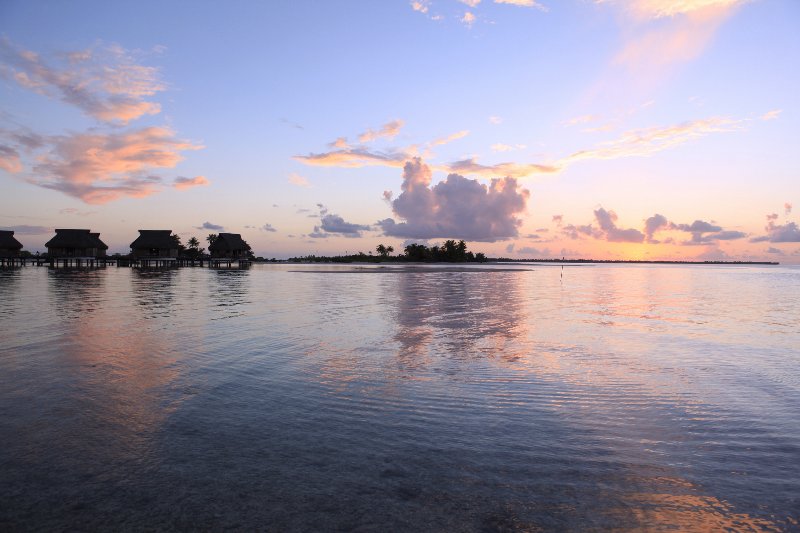 Polinesia  Fr. - Tikehau - Tikehau Pearl Beach Resort - Tramonto 