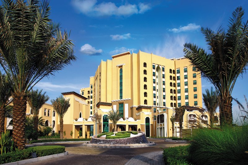 Emirati - Abu Dhabi  Traders Hotel Qaryat al Beri - Vista Esterna