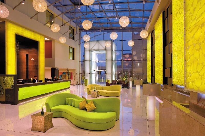 Emirati - Abu Dhabi  Traders Hotel Qaryat al Beri - Lobby