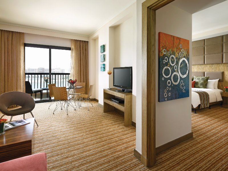 Emirati - Abu Dhabi  Traders Hotel Qaryat al Beri - Traders Deluxe Suite