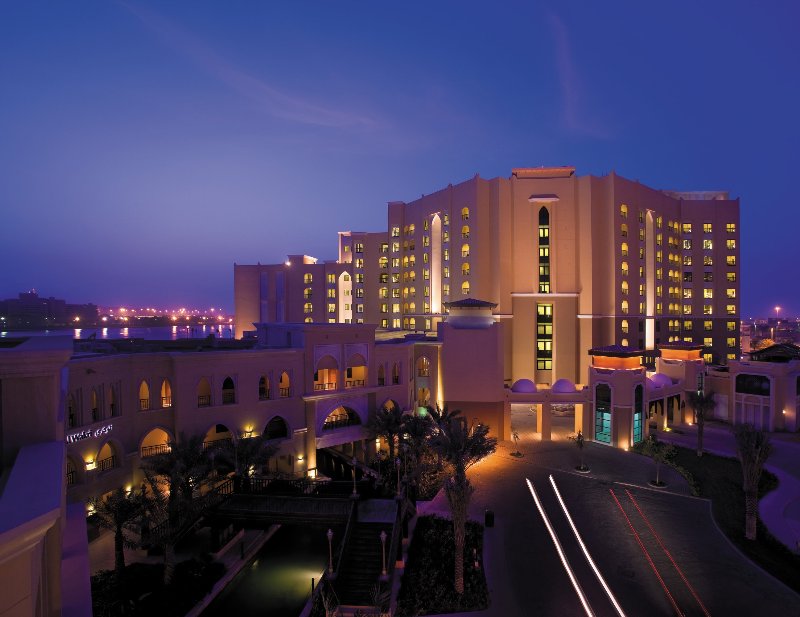 Emirati - Abu Dhabi  Traders Hotel Qaryat al Beri - Vista Esterna