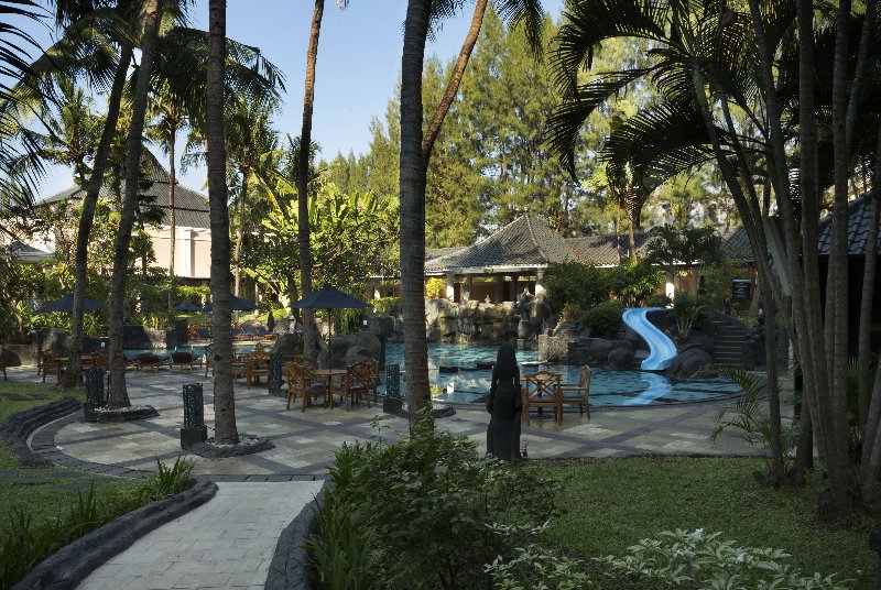 Indonesia  - Java - Yogyakarta - Melia Purosani Hotel - Vista Esterna