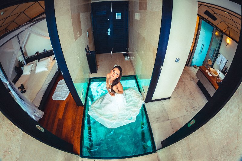 Maldive  Lily Beach Resort & Spa - Glass Floor della Deluxe Water Villa 