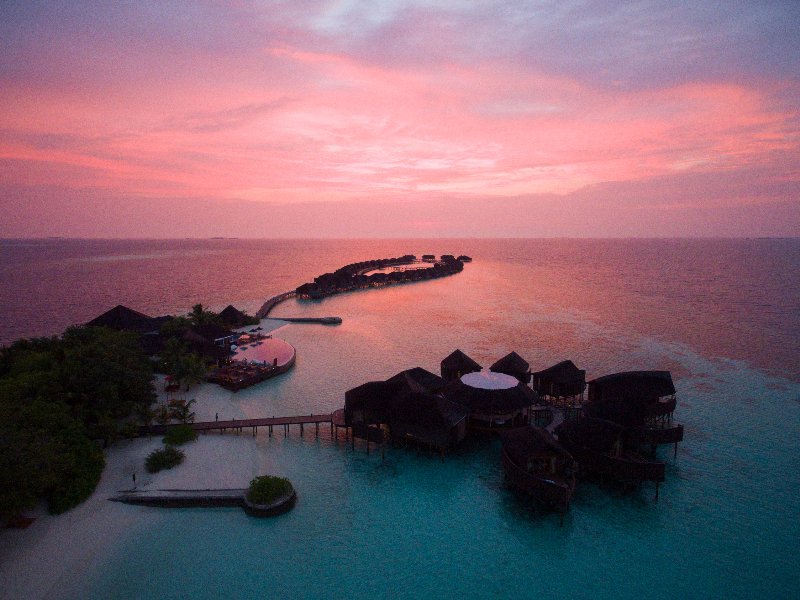 Maldive  Lily Beach Resort & Spa - Aerea al tramonto