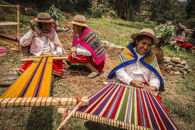 Perù  - Puno- Isola di Taquile - Popolazione locale