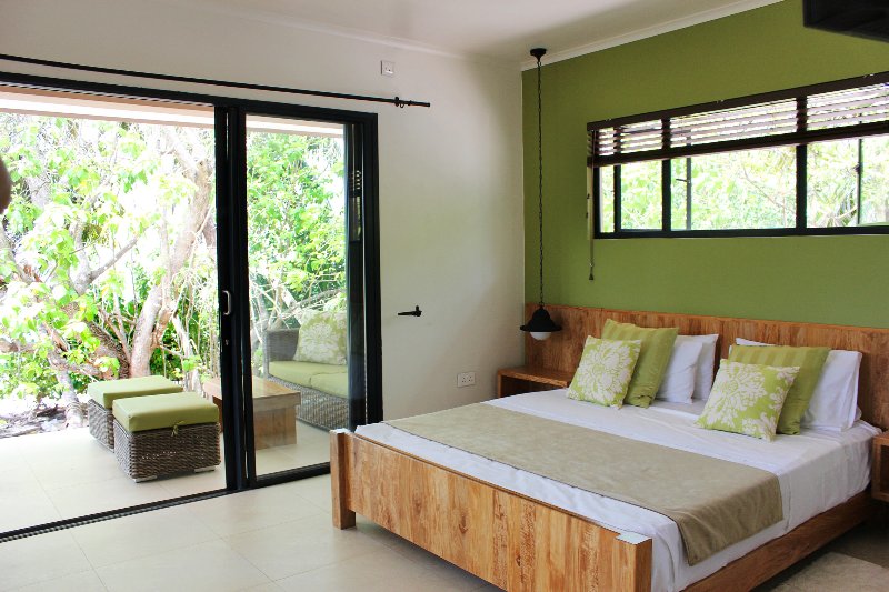 Seychelles - La Digue Isl. Le Repaire - Camera Standard