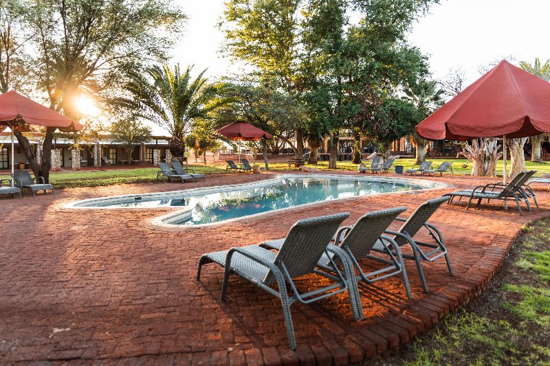 Namibia - Kalahari - Anib Kalahari Lodge - area piscina