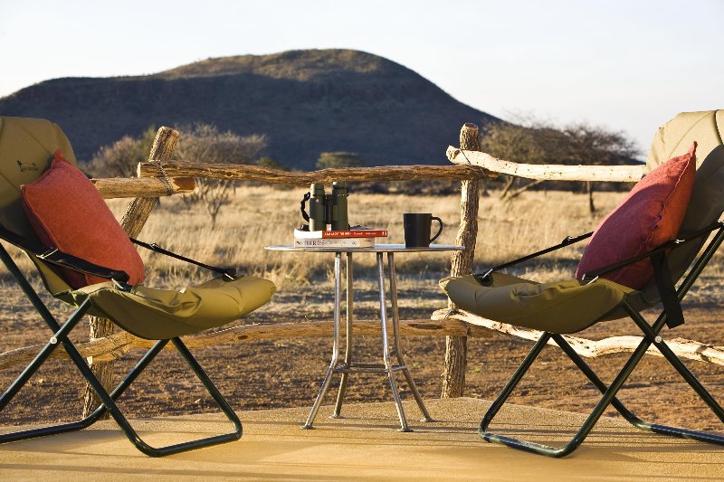 Namibia  - Otjiwarongo - Okonjima Plains Camp - deck della camera standard