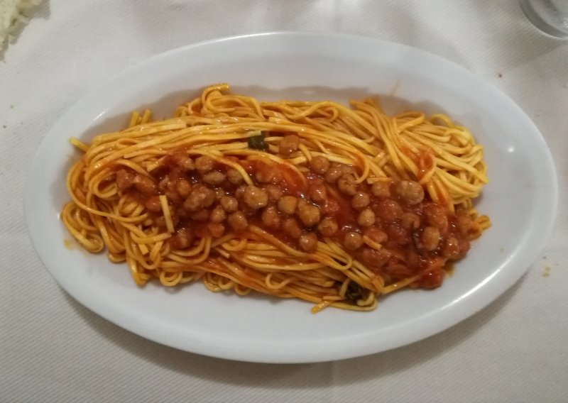 MACCHERONI ALLA CHITARRA CON POLPETTE