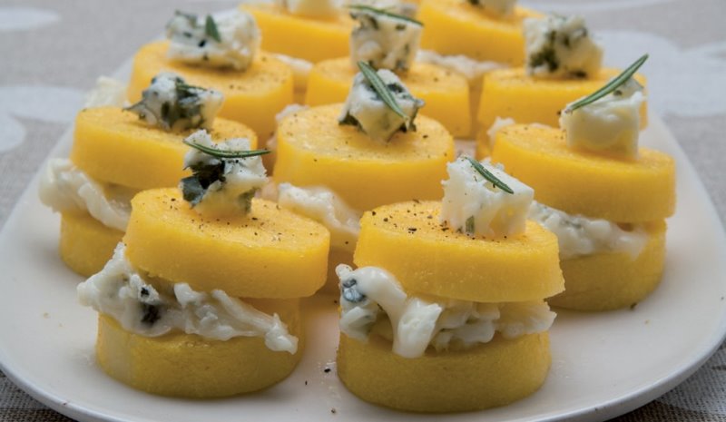 CROSTINI DI POLENTA AL GORGONZOLA