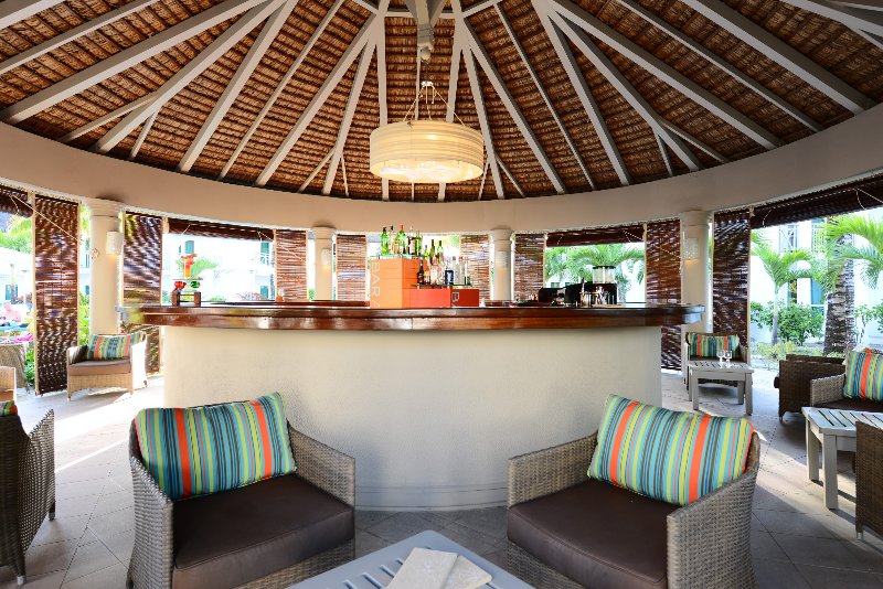 Mauritius - Veranda Palmar Beach - Barracuda Bar