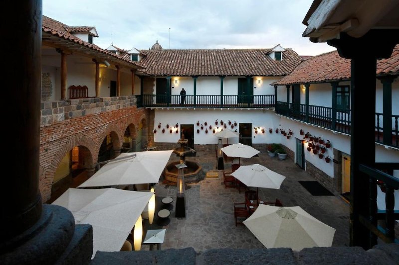 Perù - Cuzco Casa Andina Premium Cuzco cortile - bar