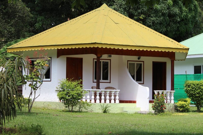 Seychelles La Digue Bamboo Chalets
