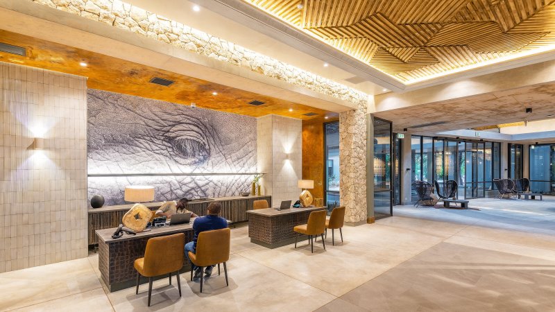 Namibia - Etosha National Park - Mokuti Etosha Lodge