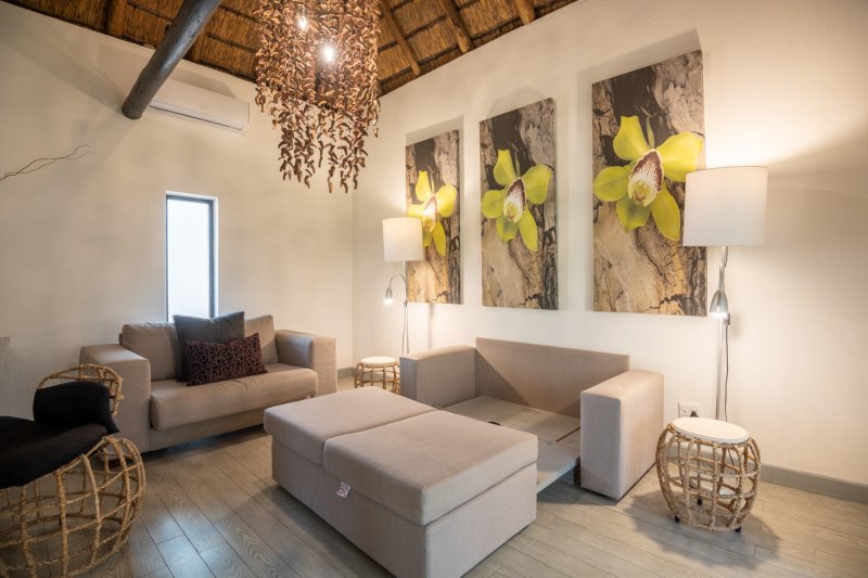 Namibia - Etosha National Park - Mokuti Etosha Lodge