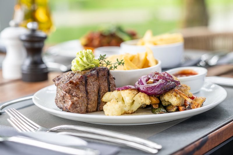 Namibia - Etosha National Park - Mokuti Etosha Lodge