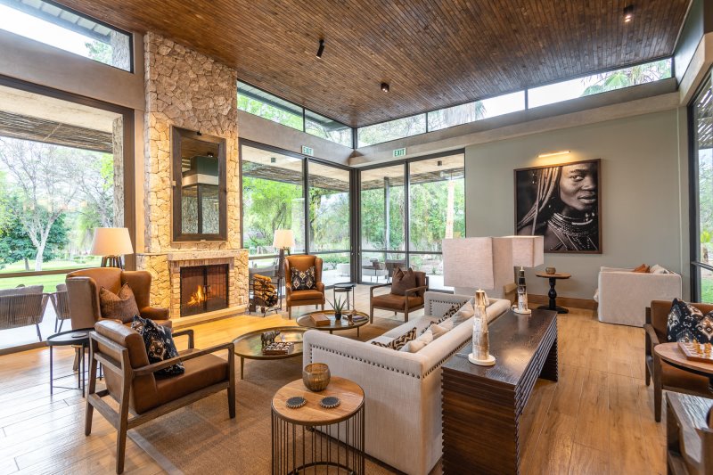 Namibia - Etosha National Park - Mokuti Etosha Lodge