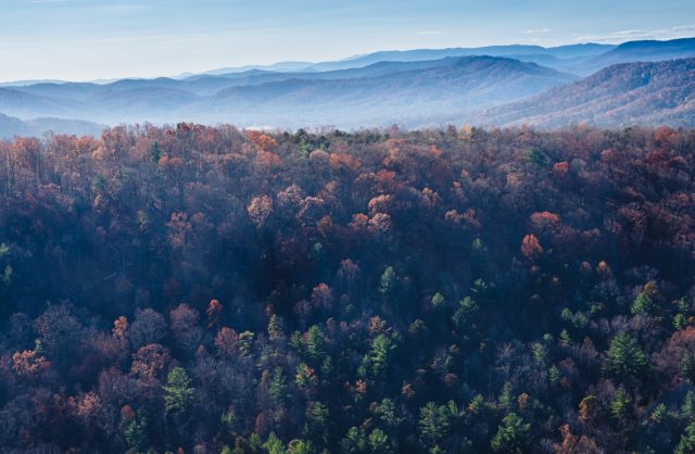 Blue Ridge Mountains: crinali azzurri al tramonto